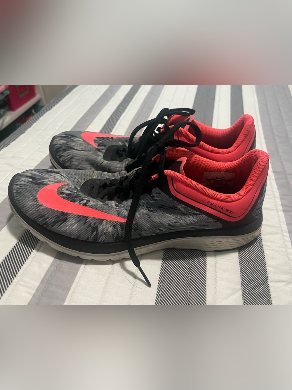Nike Woman’s  Athletic Shoes in Black & Coral Pink FS Lite Run 3 Size 8